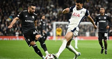 Tottenham Hotspur 3-0 Qarabag Despite playing with ten men for most of the match, Tottenham Hotspur secured a decisive 3-0